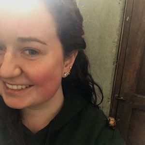 Meet your Posher, Caitlin